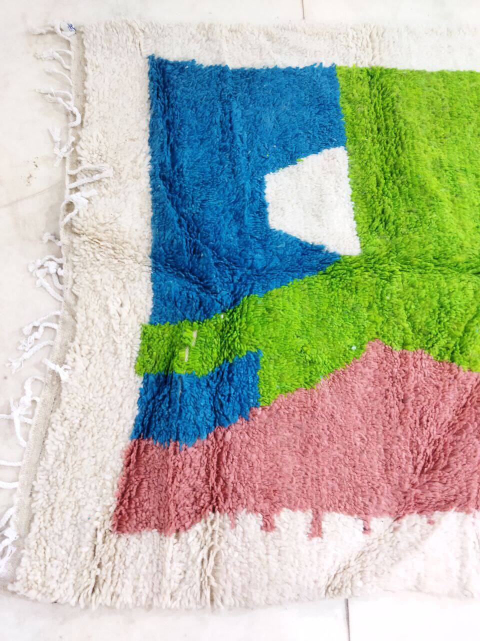 Handmade moroccan berber rug 250 x 148 cm