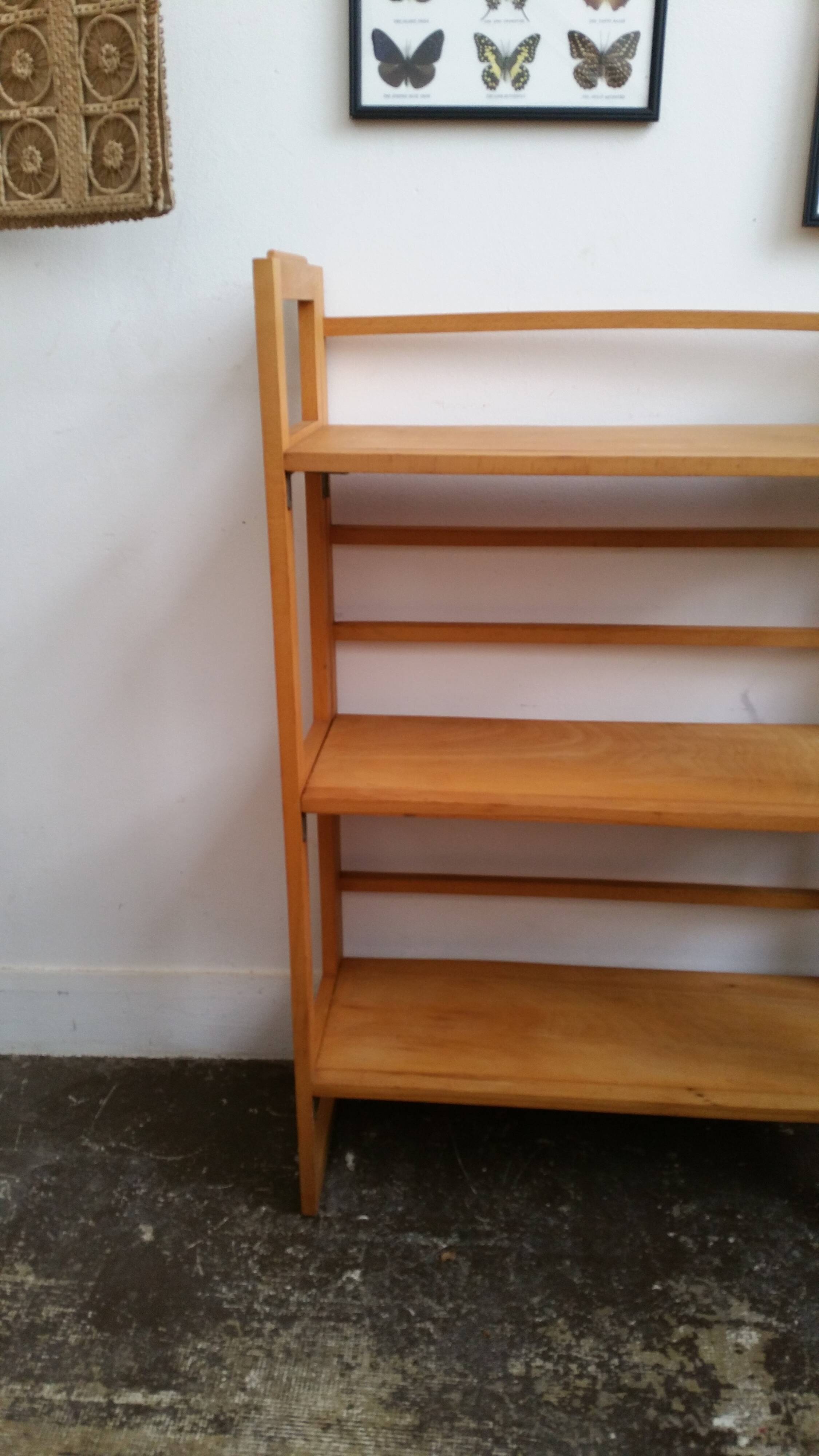 Bookcase vintage library/bookseller complaint