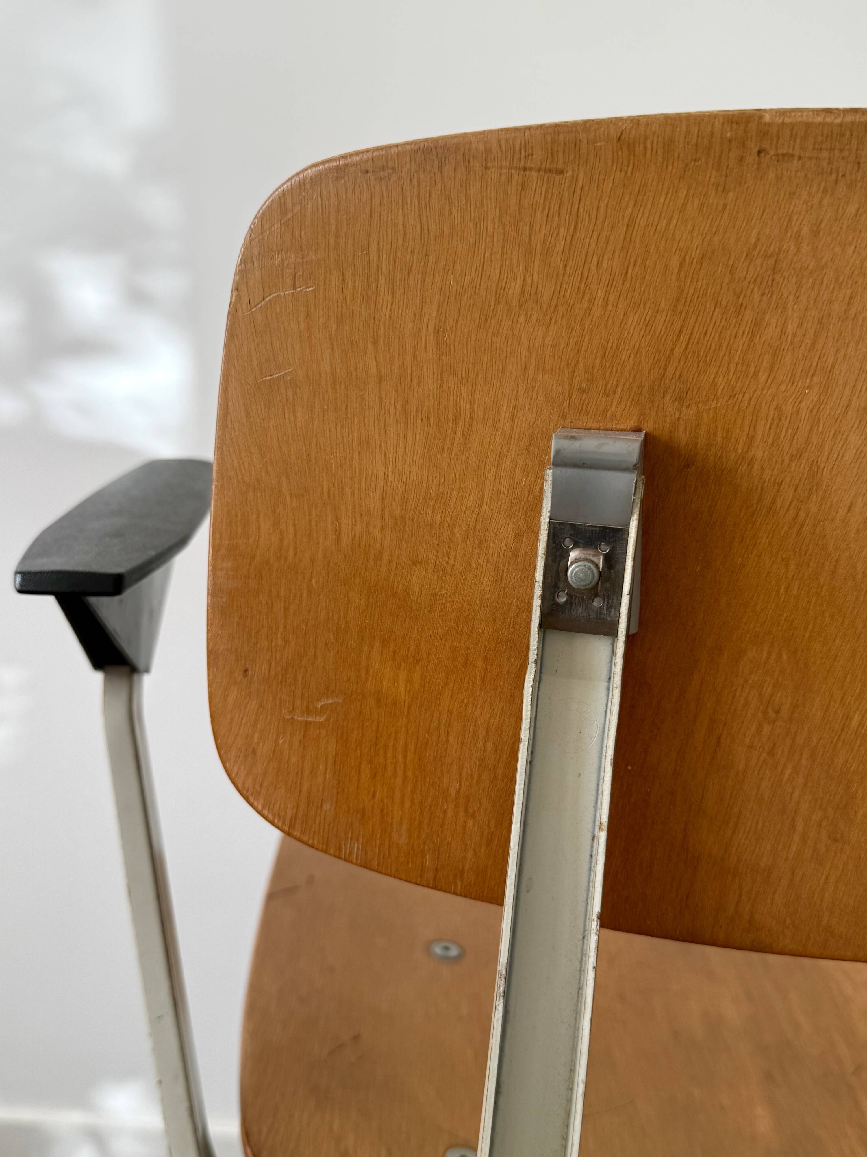 Vintage chair design Friso Kramer model Revolt with armrests