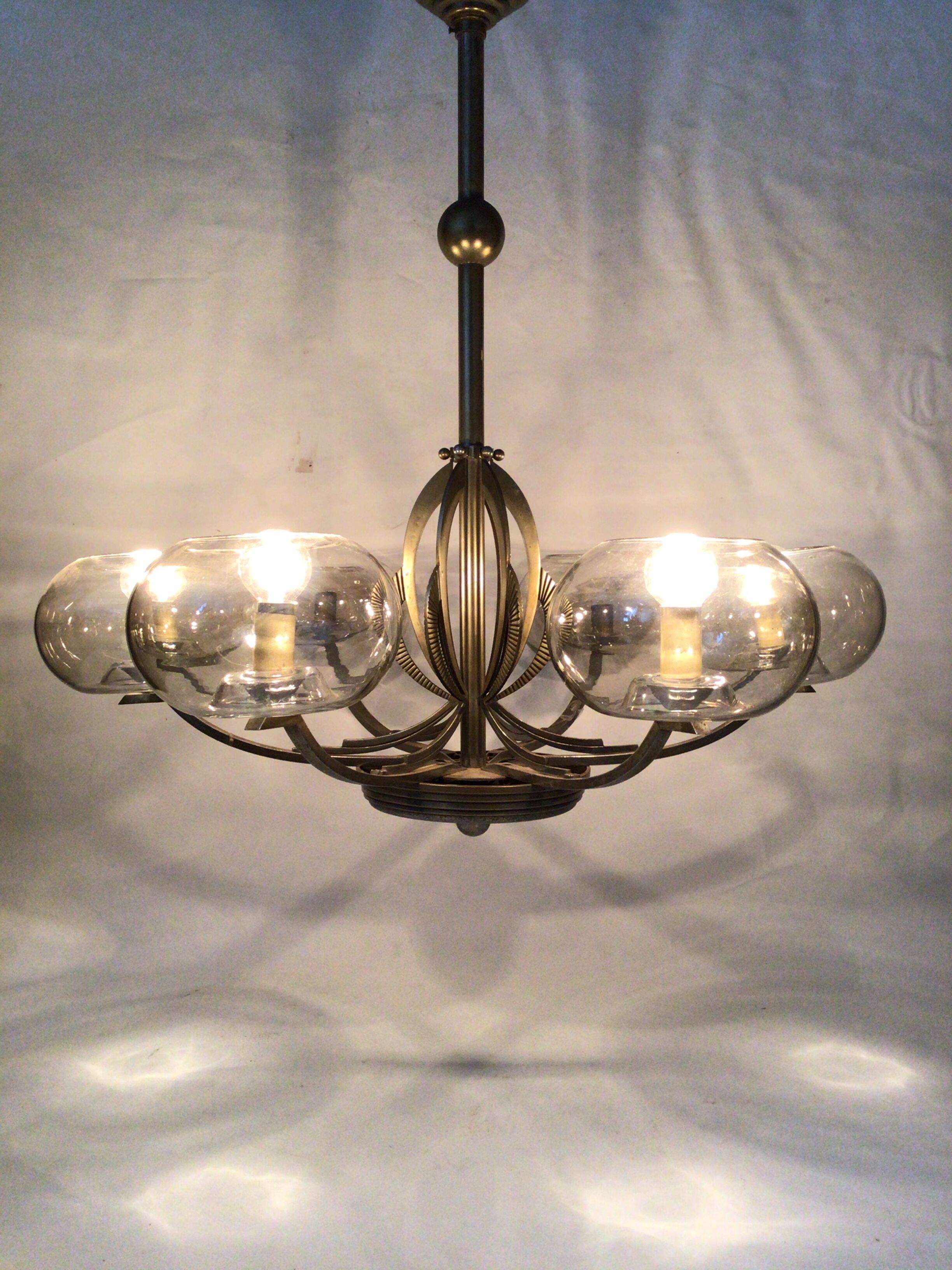 Lustre Art déco en métal et verre teinté