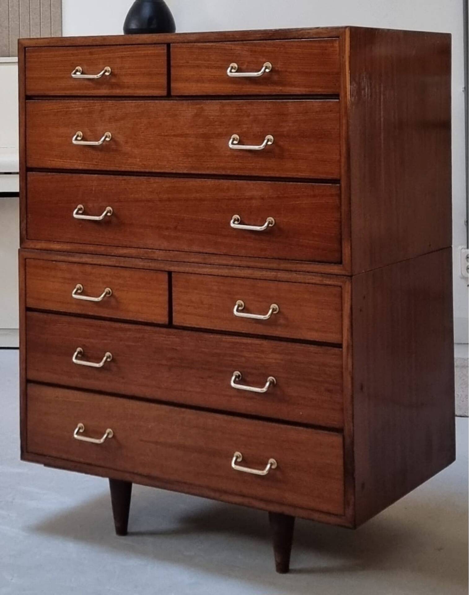 Mid-century drawer cabinet