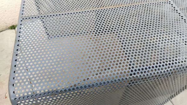 Table gigogne vintage métal perforé design