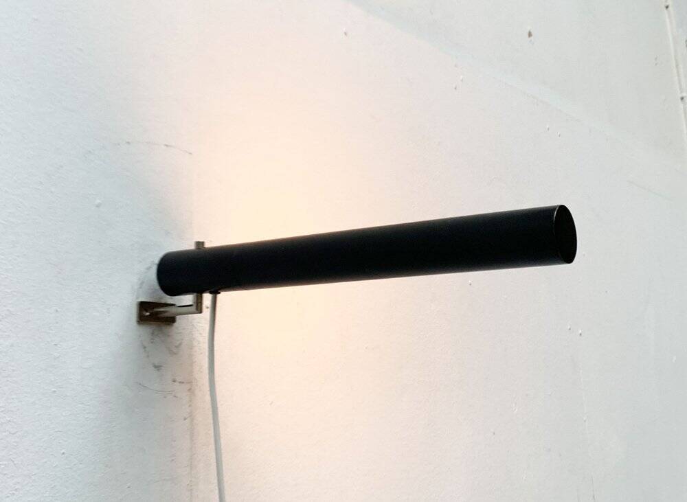 Mid-century minimalist wall lamp by Egon Eiermann for Beisl, 1960s.