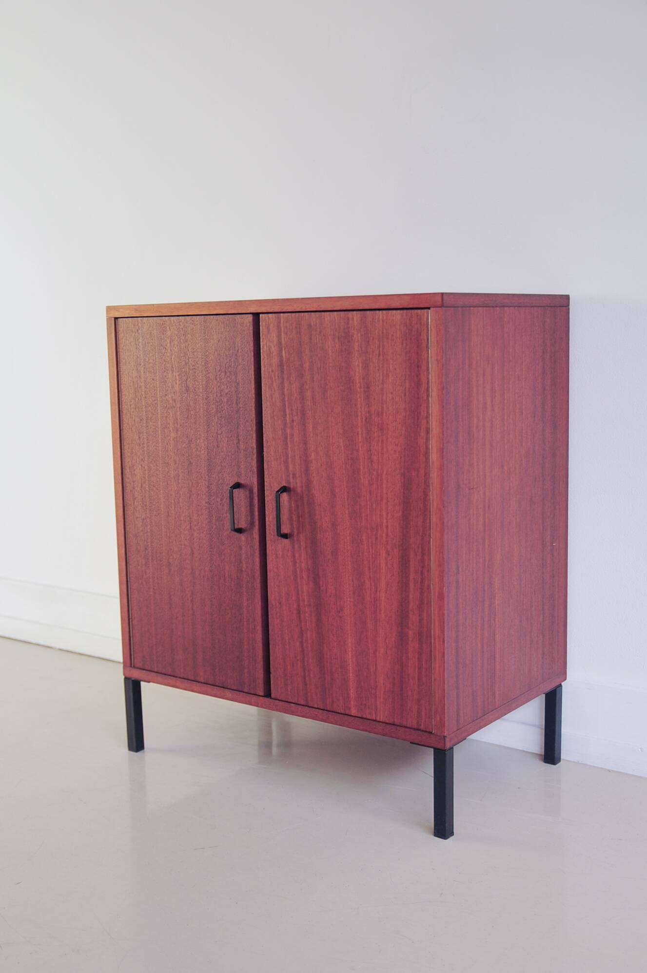 Simpla Lux vintage wardrobe with 2 doors (2)