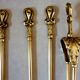 Serviteur, accessoires cheminée, bronze ciselé marqué et laiton, 5 pièces