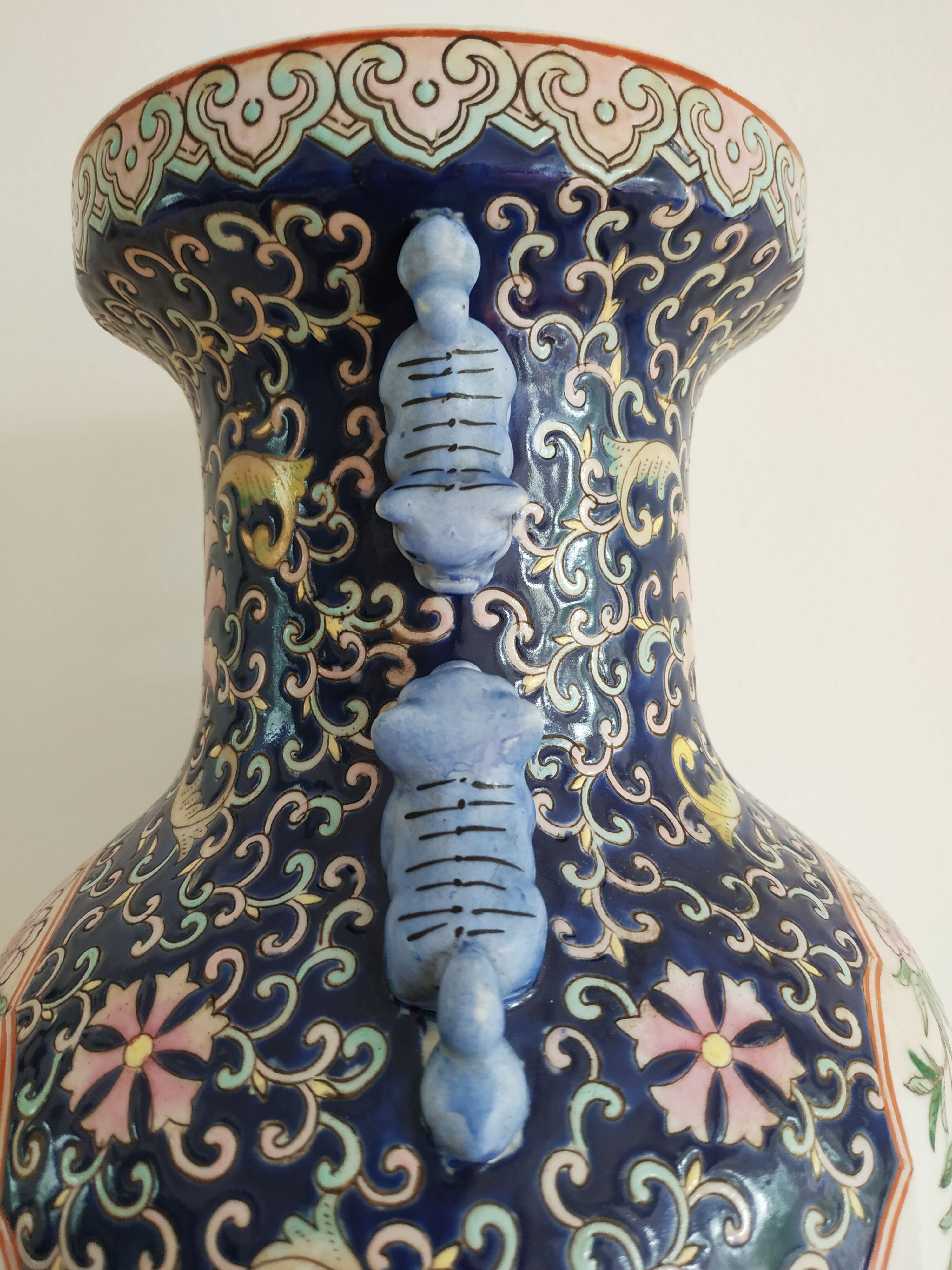 Chinese vase pink family 19th century