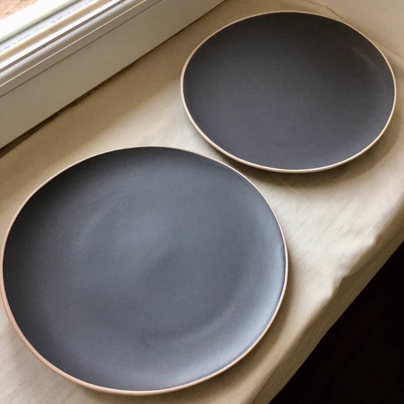 Asymmetrical grey stoneware plate 26 cm