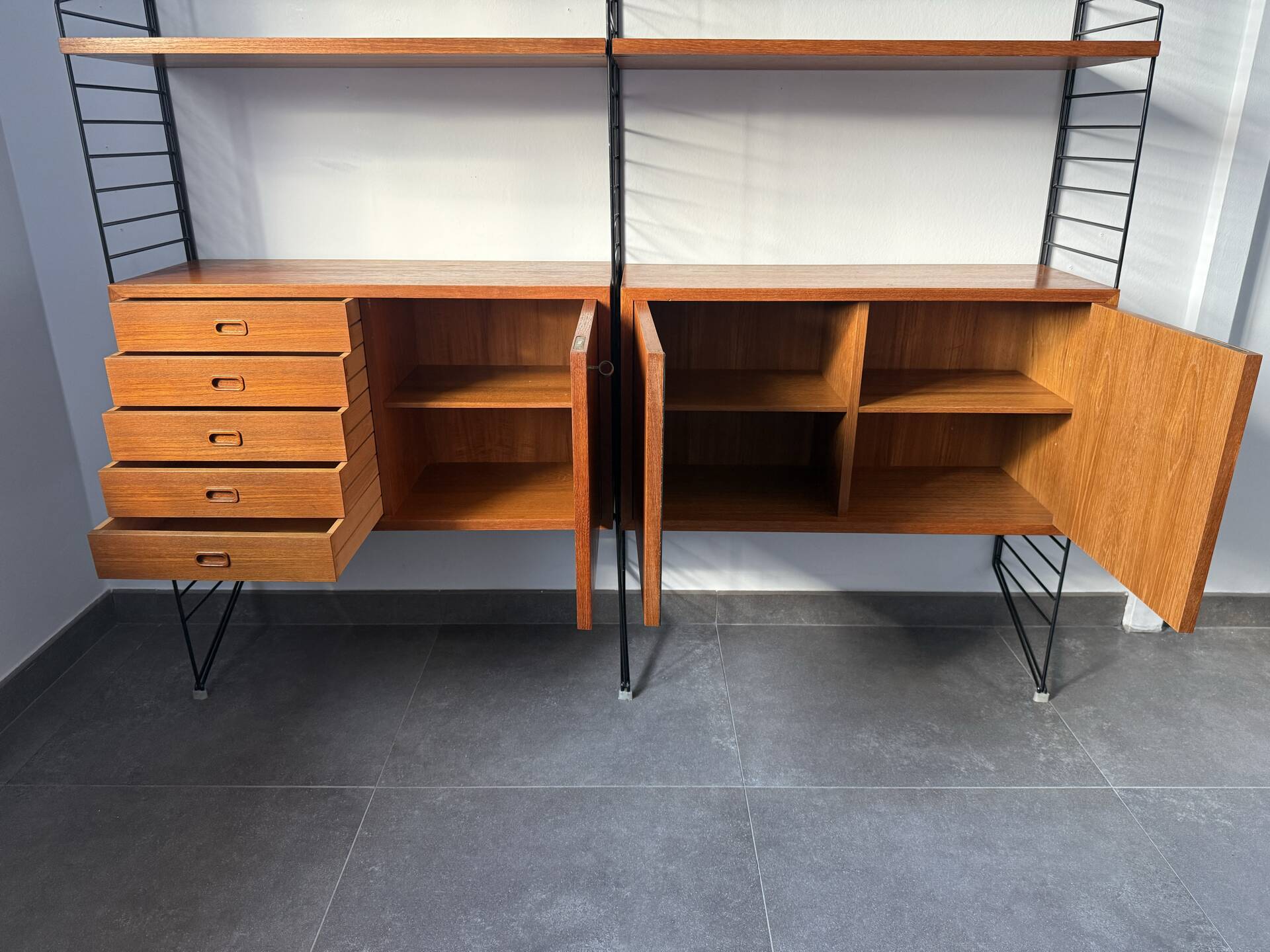 Scandinavian library Nisse Strinning 1960