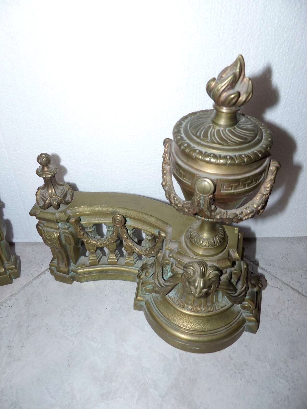 Pair of bronze channels in Louis XVI style - Napoleon III era - 19th century