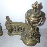 Paire de chenets en bronze de style Louis XVI - époque Napoléon III - XIXe siècle