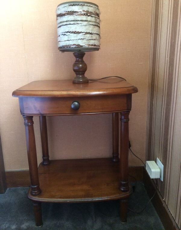 Table de chevet