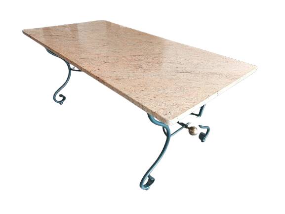 Table de jardin haut de gamme en granit Shivakashi et fer forgé Montségur