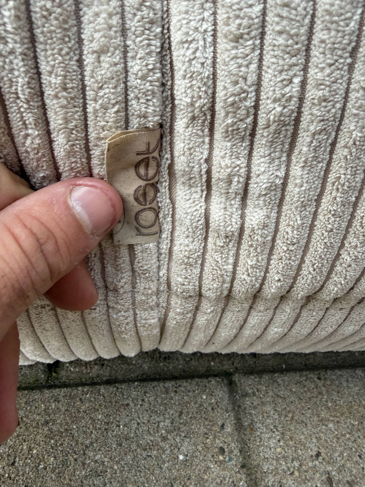Ligne Roset Togo 3 places, 2 places et d'angle en velours côtelé beige