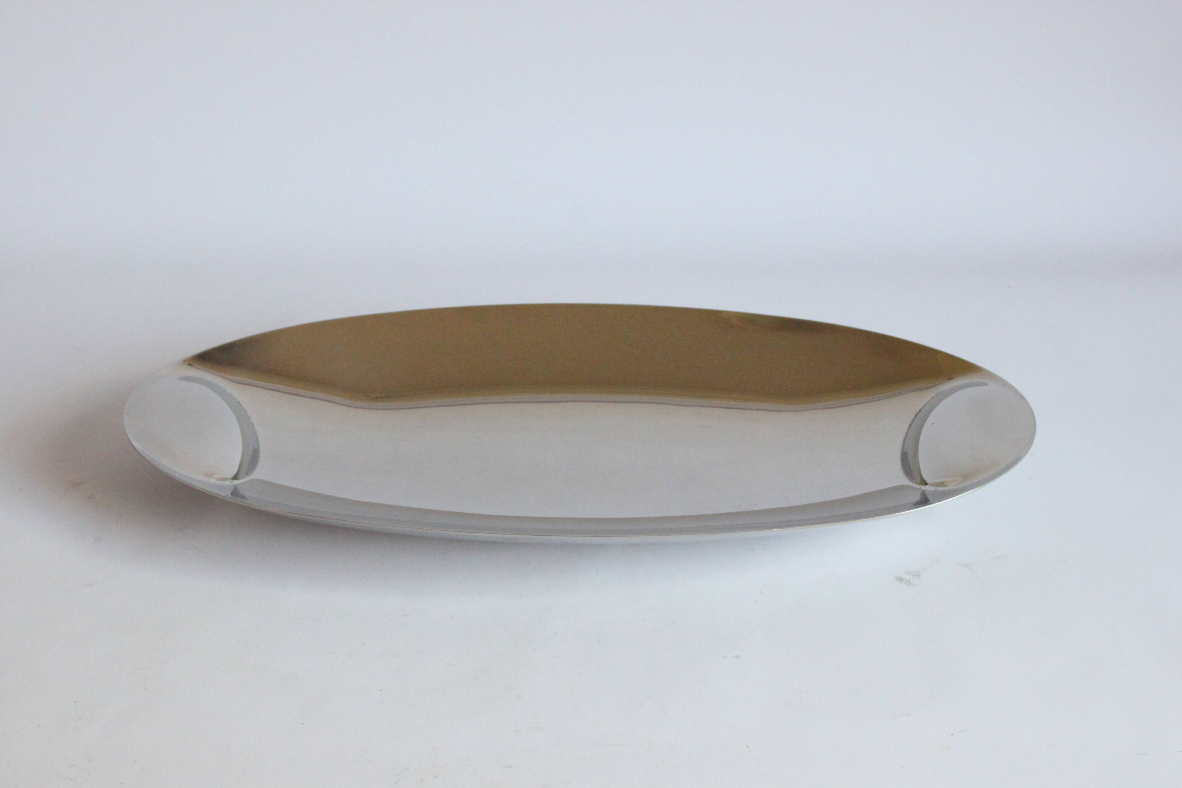 Modernist serving dish or tray by Lino Sabattini for Zani & Zani, Italy 1970s.