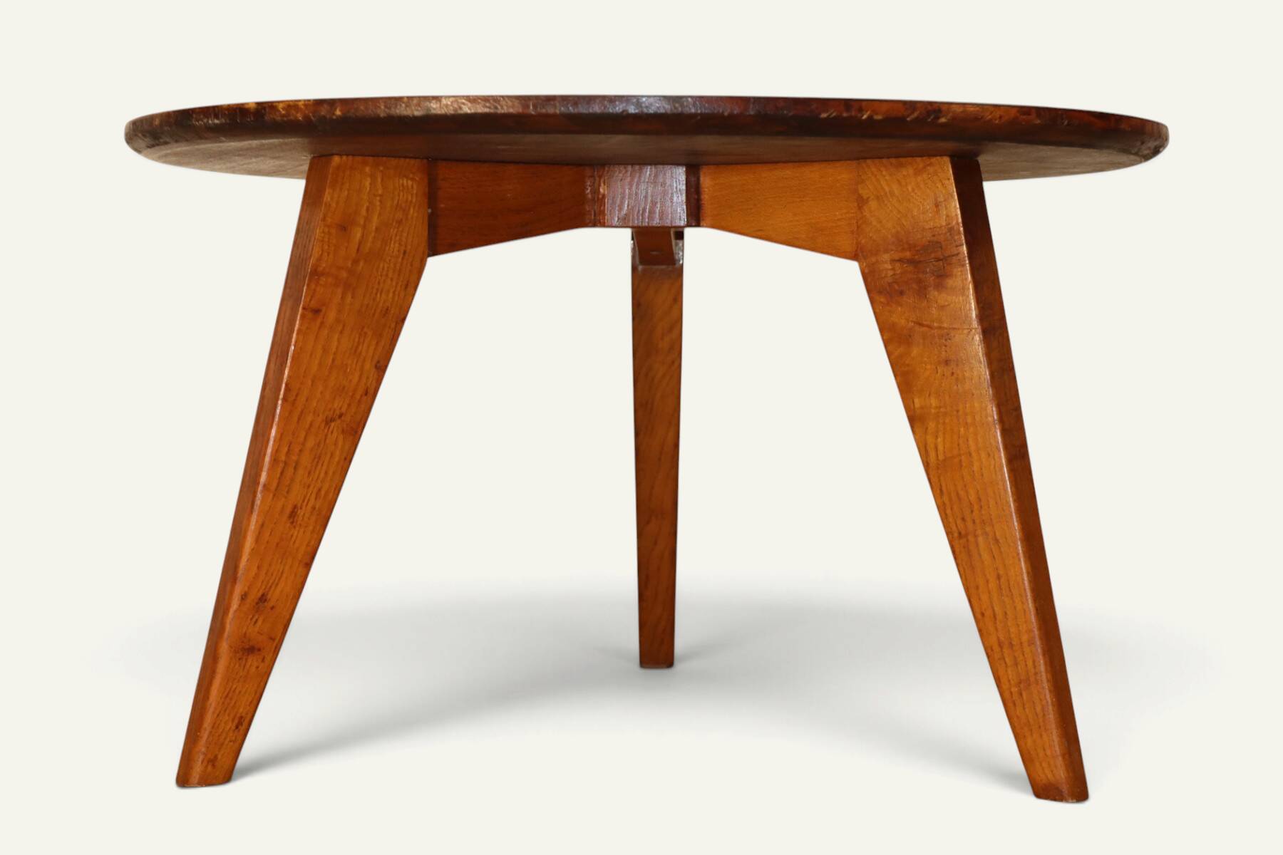 Tripod coffee table in oak, 1950s.