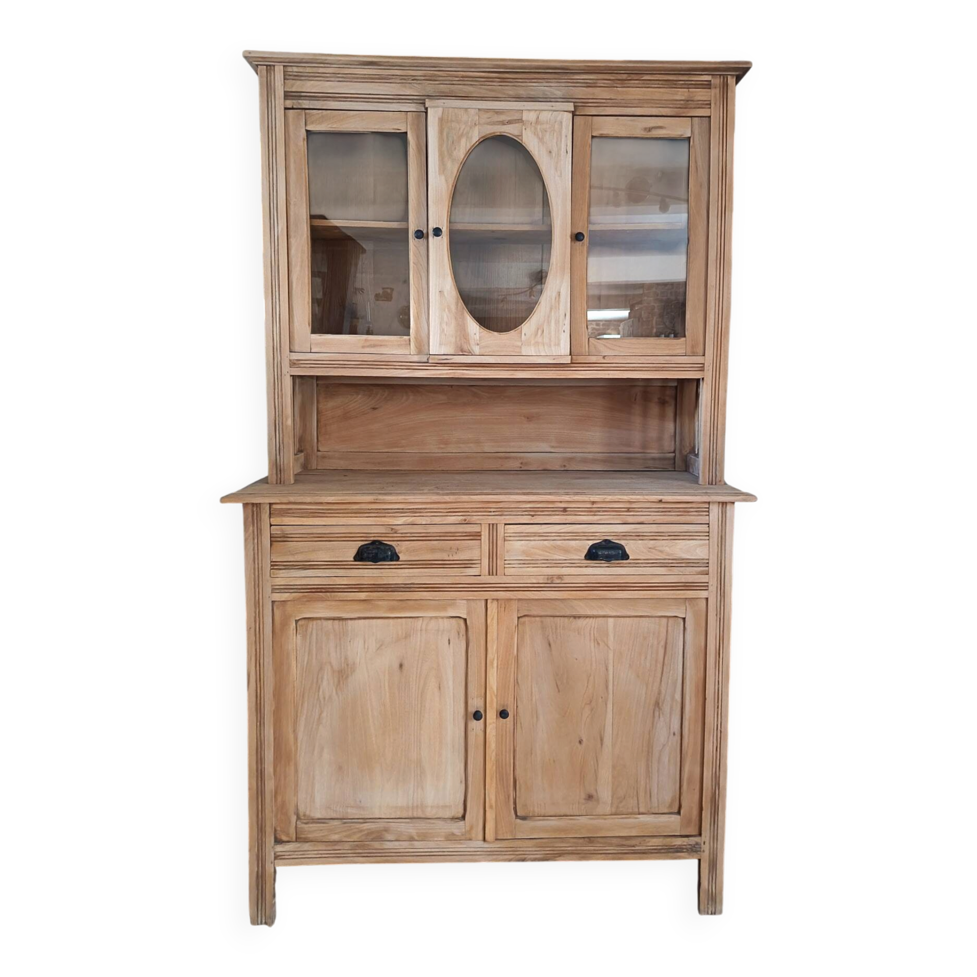 Country-style sideboard