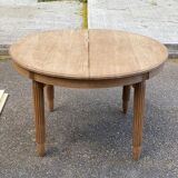 Renovated round Art Deco dining table, extendable, made of solid oak, 213cm.