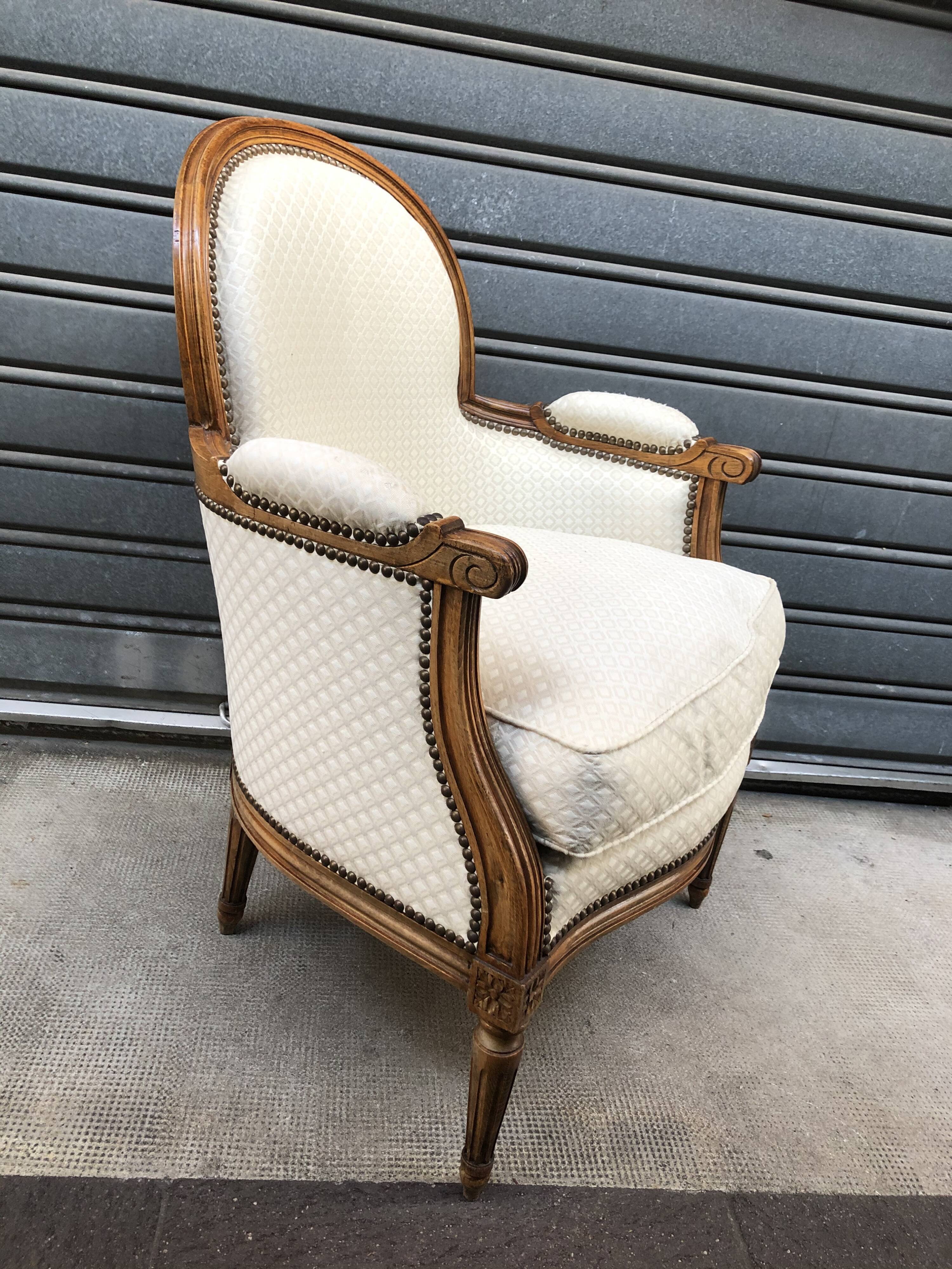 Pair of Louis XVI-style shepherdesses