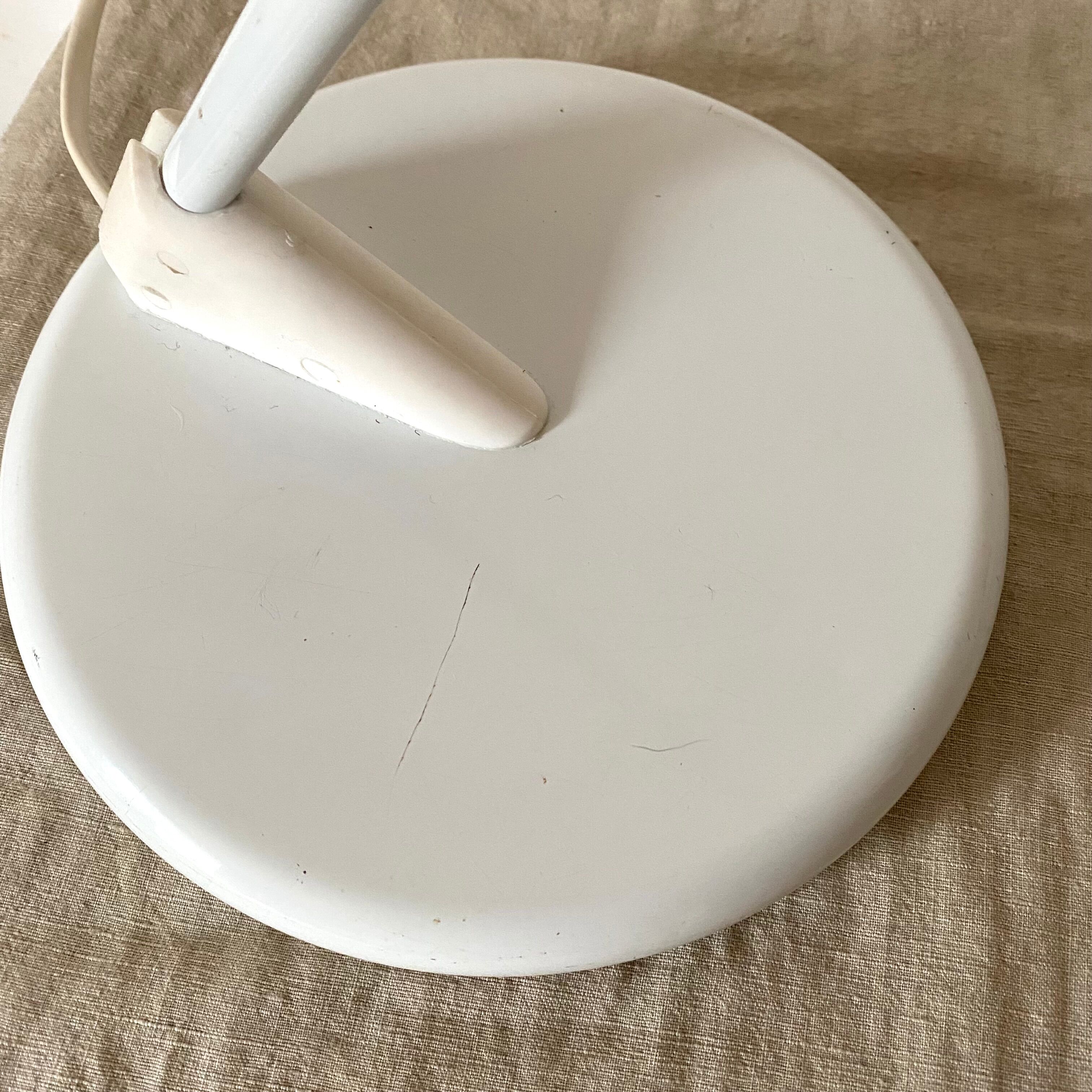 Seneca 80s desk lamp