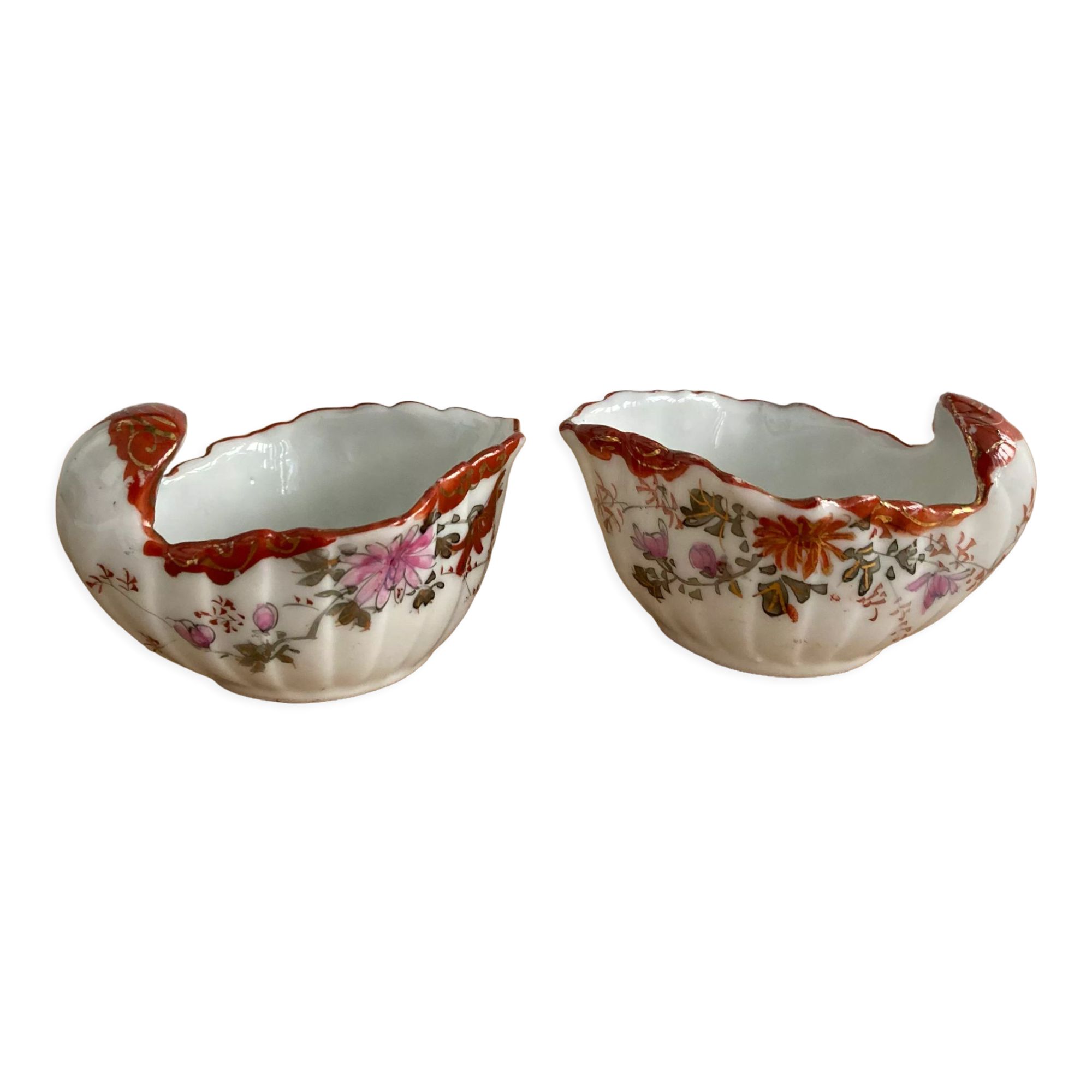 Pair of salerons shell Louis XV style porcelain of the nineteenth