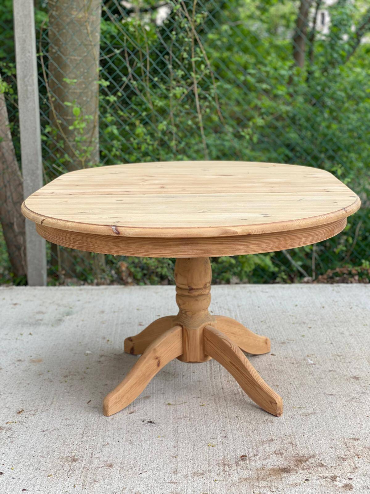 Extendable oval round table with central leg, renovated in raw solid wood, 105cm