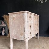 Patinated chest of drawers