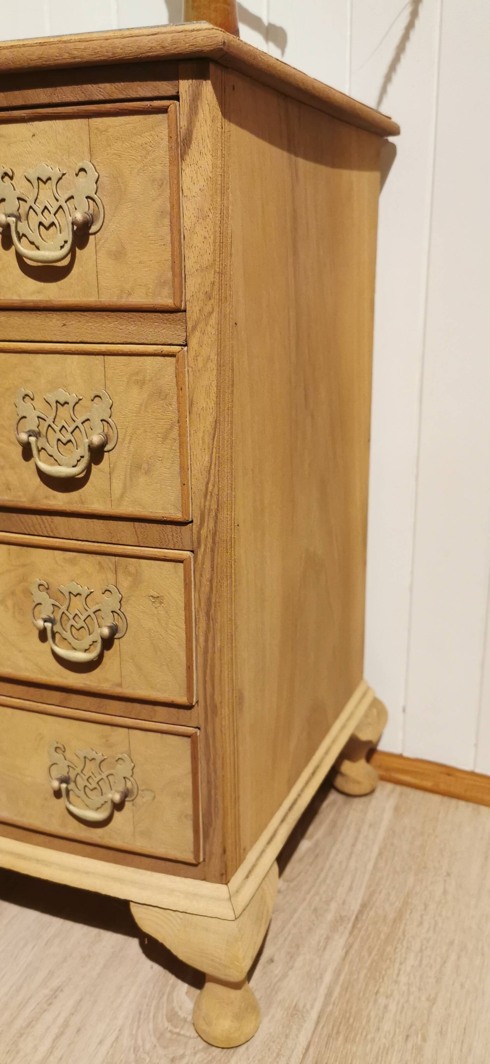 Small vintage commode sandblasted.