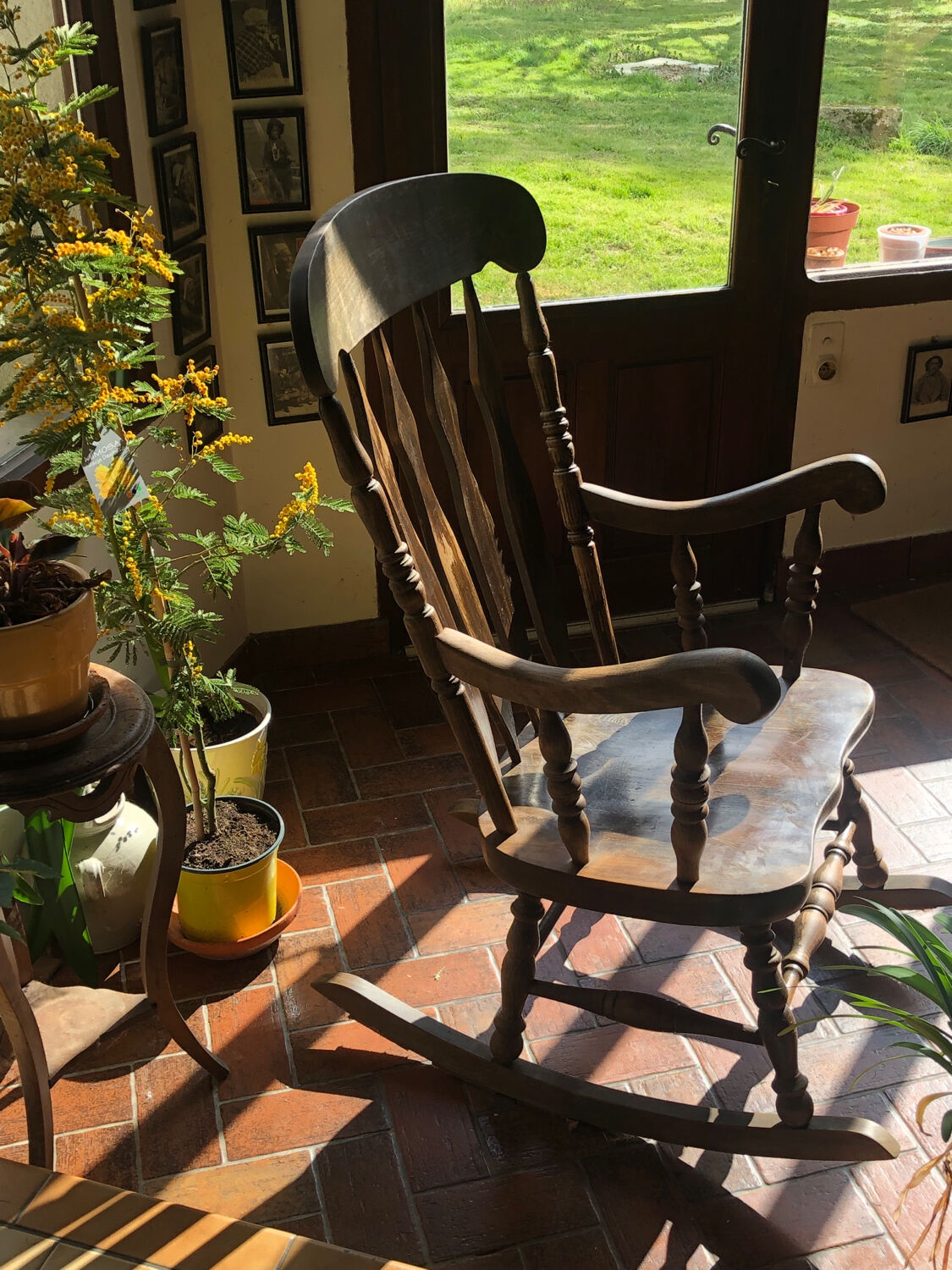 Windsor rocking chair