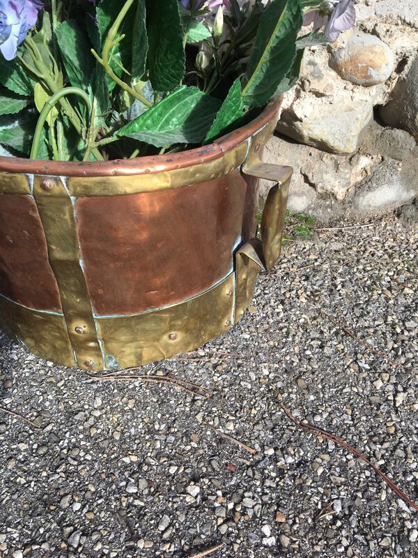 Cache pot ancien en cuivre et laiton XXe siècle