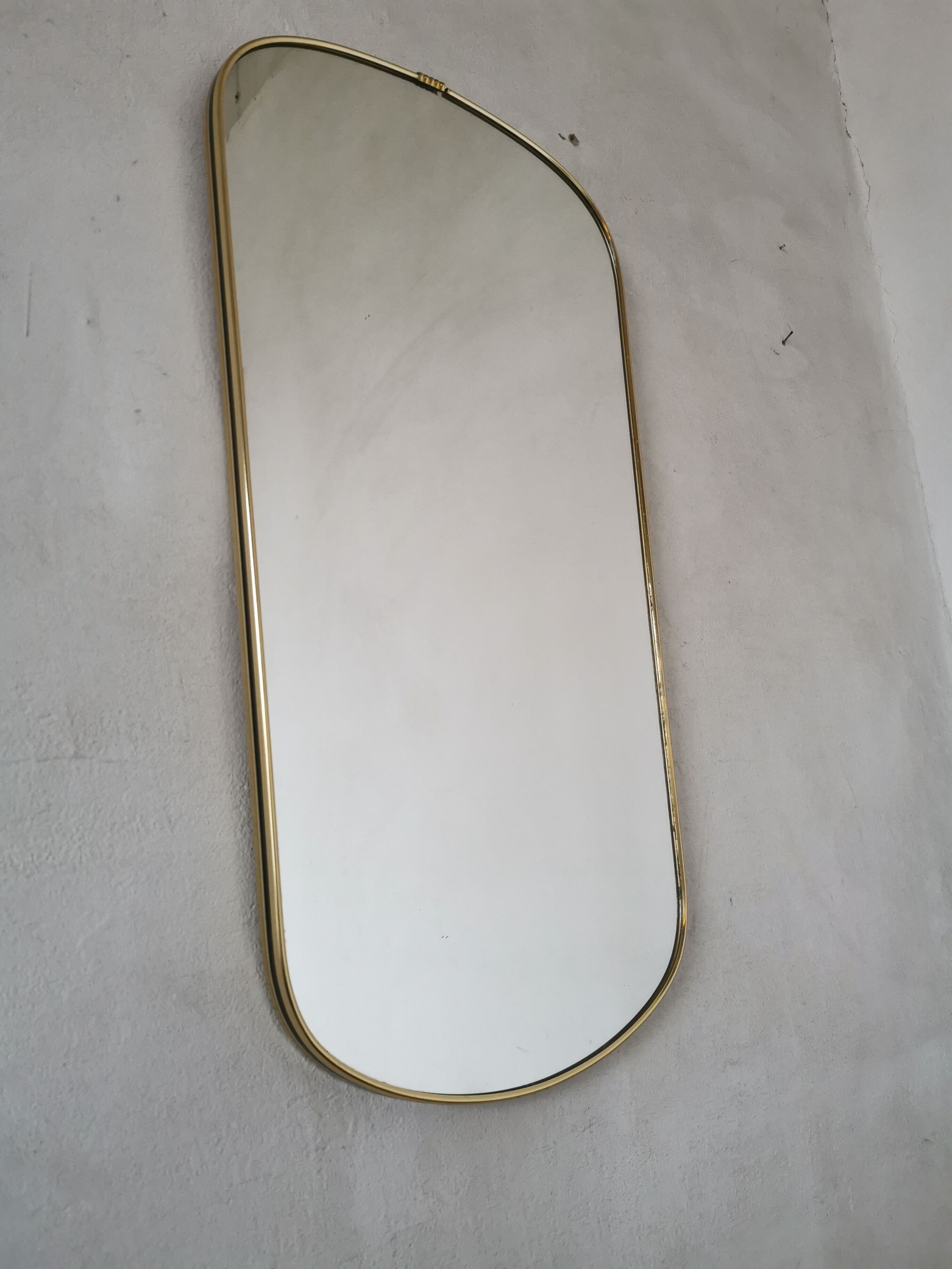 Miroir bord doré, forme libre vintage 1970