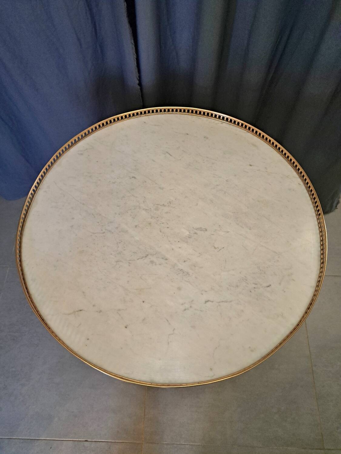 Mahogany and marble bouillotte table