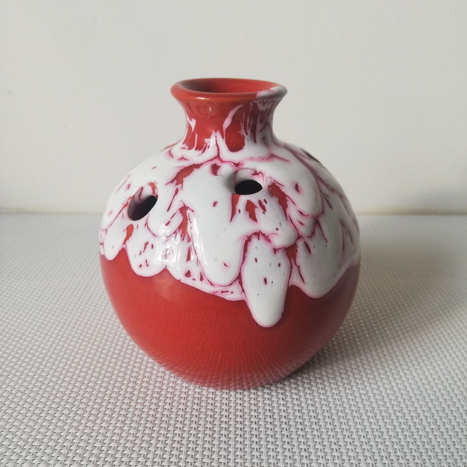 Pique flower vase