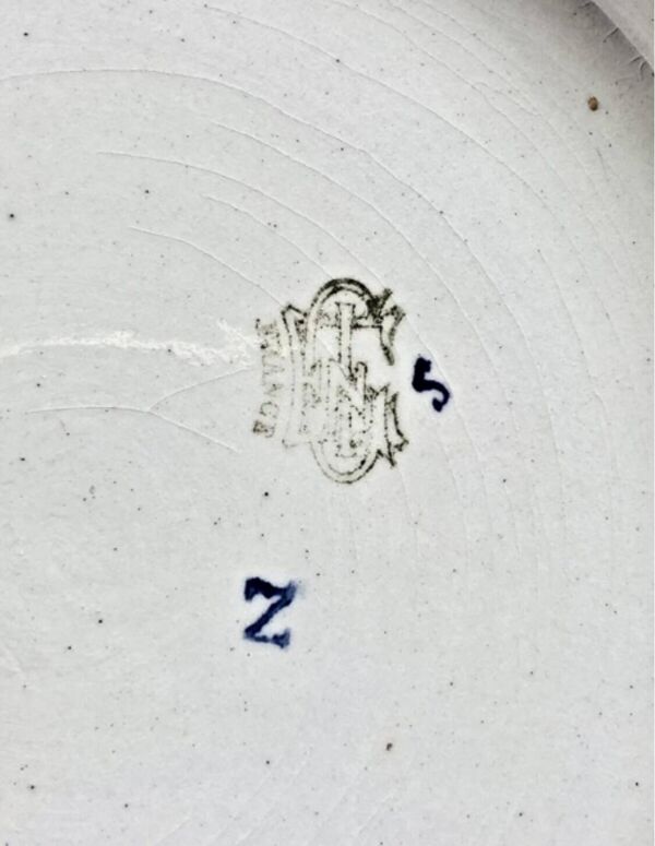 Assiette lentille plat Gien Renaissance fond blanc XIX