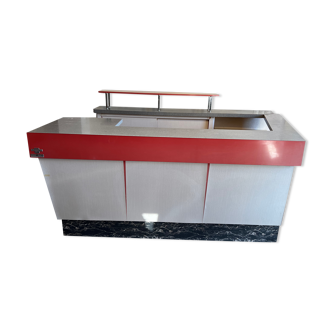 Bar in Formica