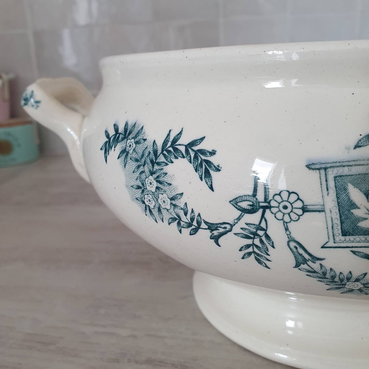 Longchamps Iron Earth Soup Tureen, Lutetia