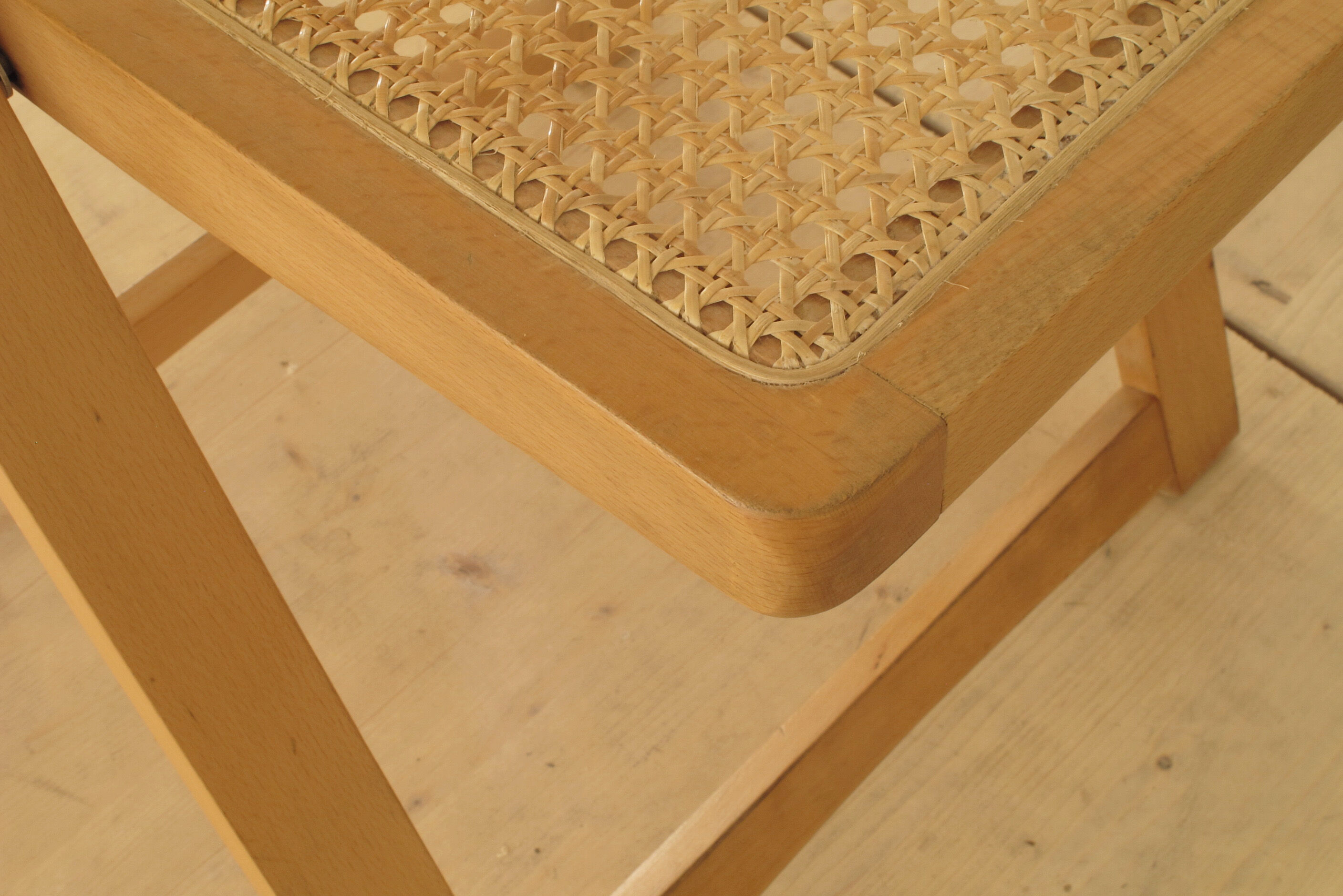 Foldable chairs in elm or ash seat cannage 1970