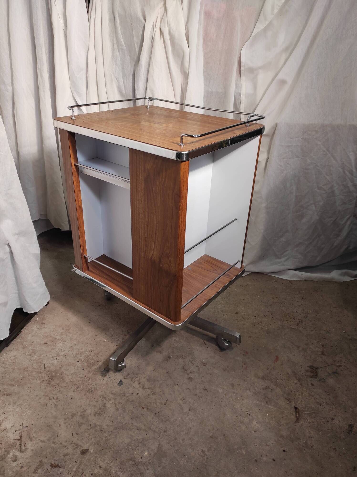 Meuble de métier chevet d'hôpital, d'infirmière en formica