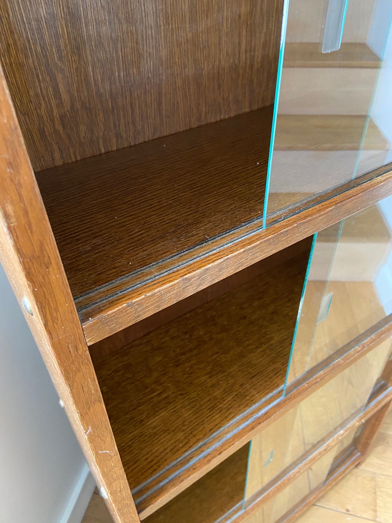 Bibliothèque en bois vitrée 4 étagères