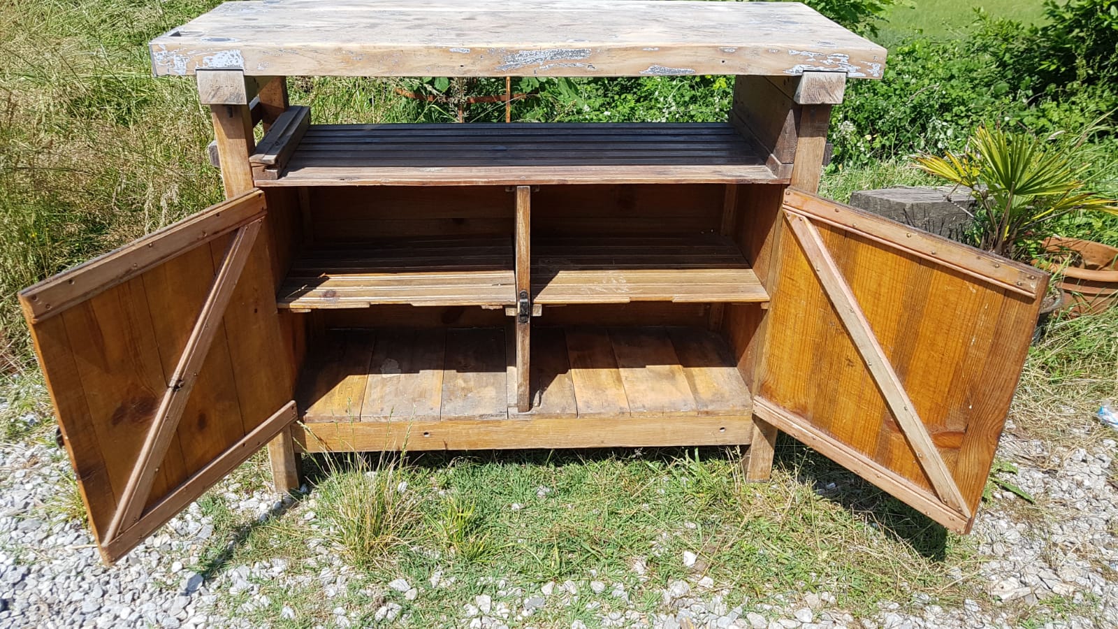 Industrial workbench