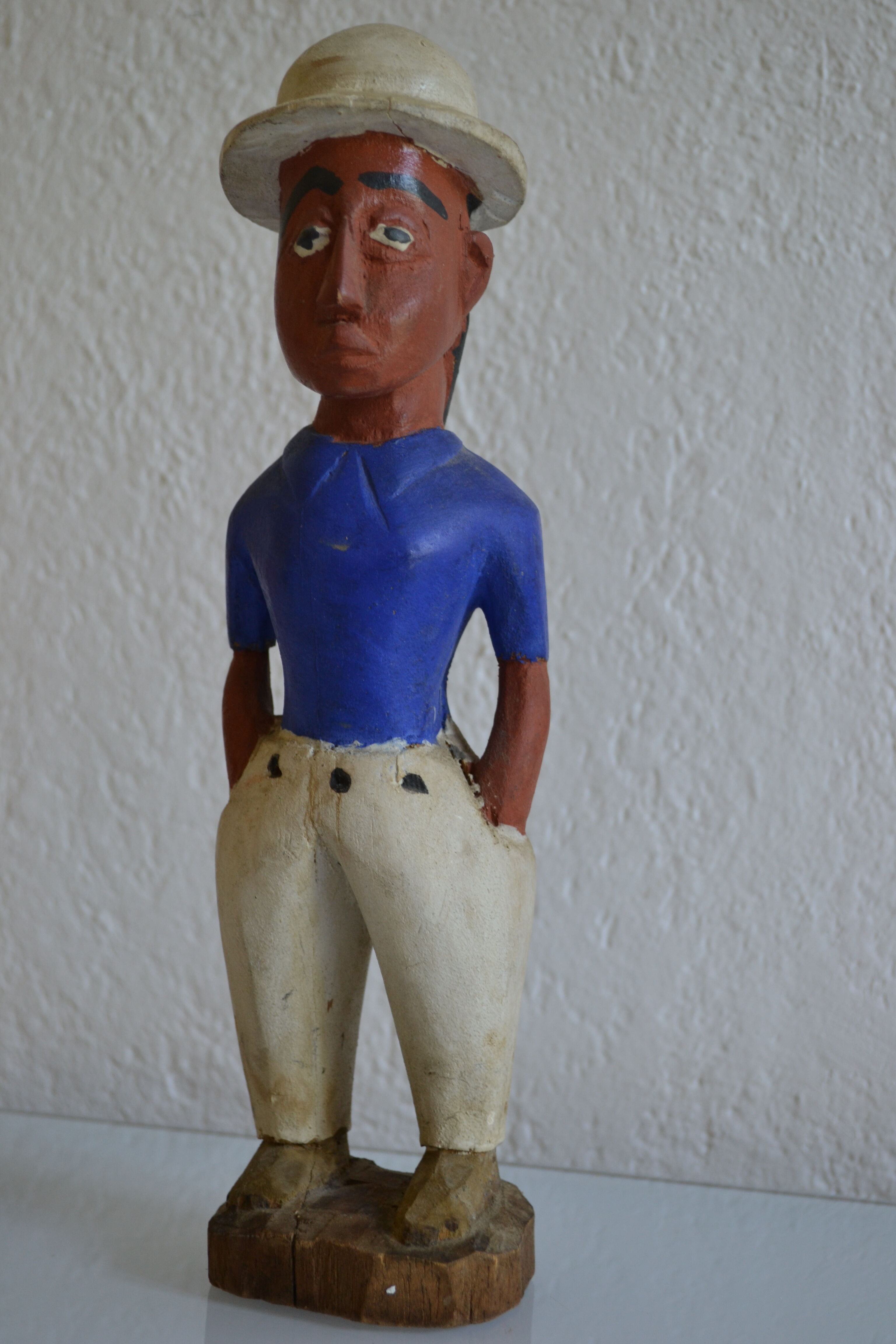 Couple of settlers African statuettes