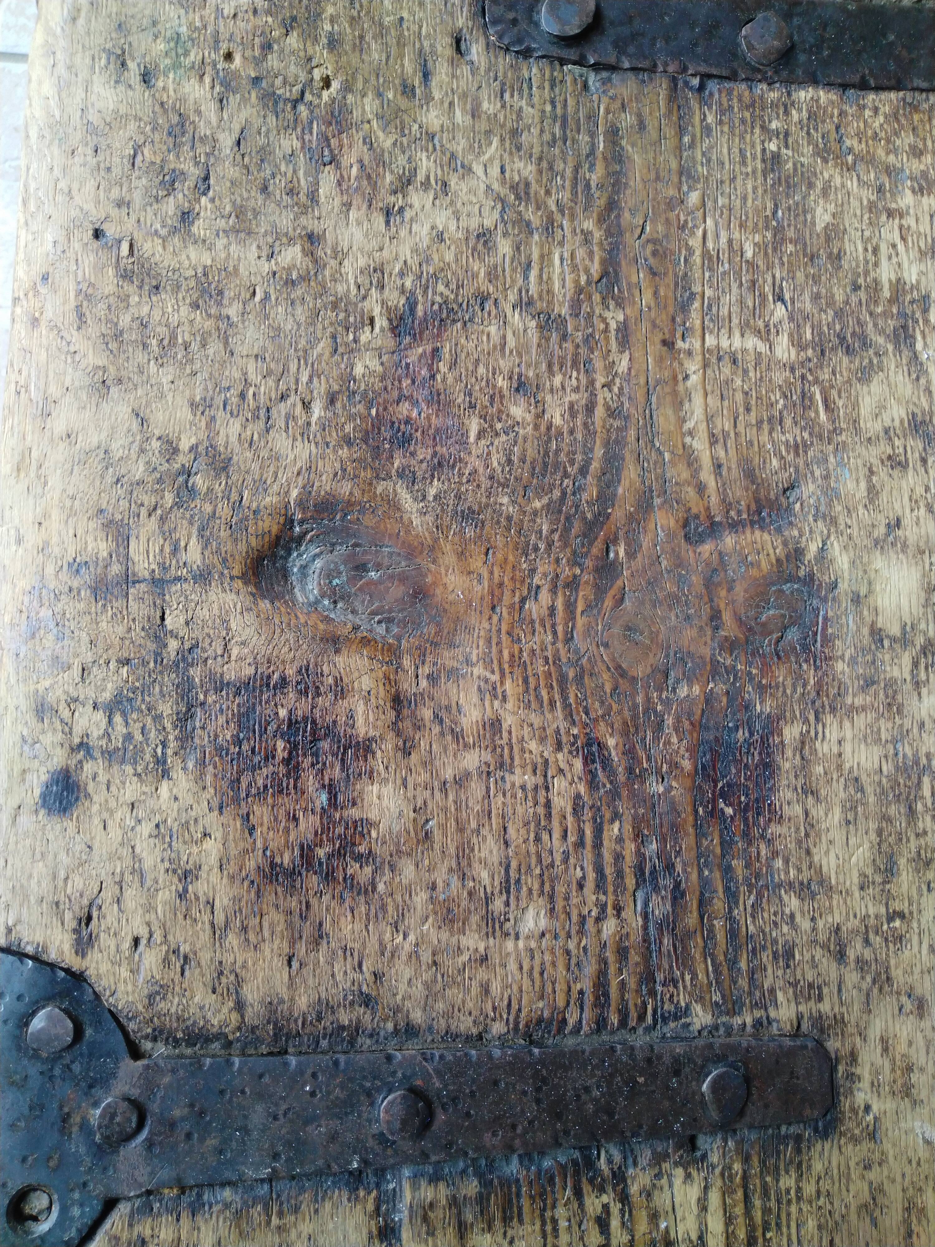 Queyras box in larch EIGHTEENTH