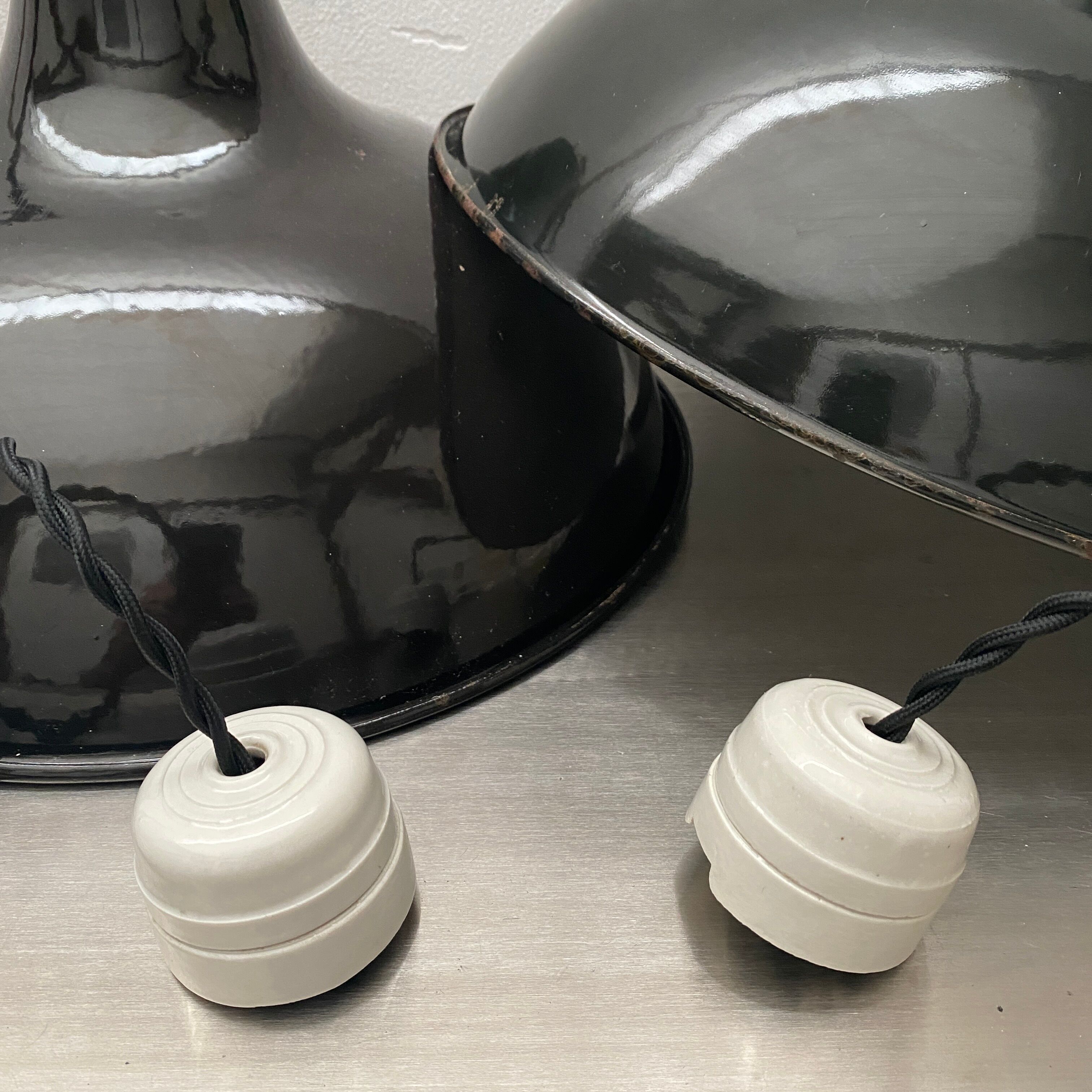Lot 2 antique industrial lampes hanging emaillee 36 cm