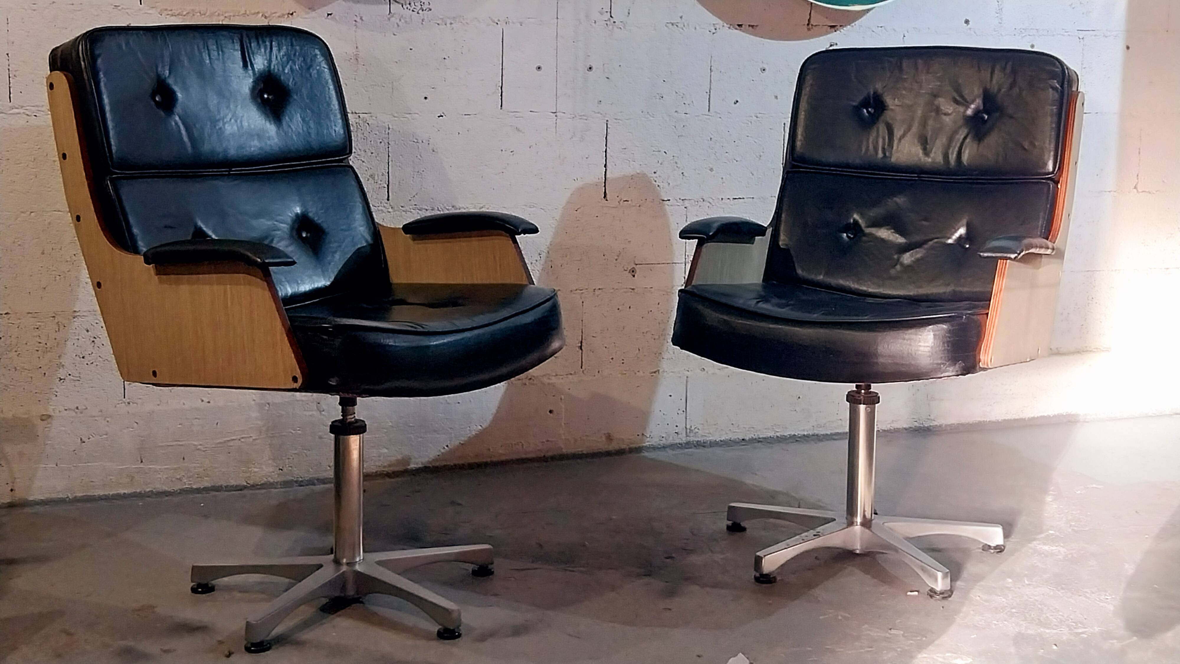 Pair of Italian armchairs 1960