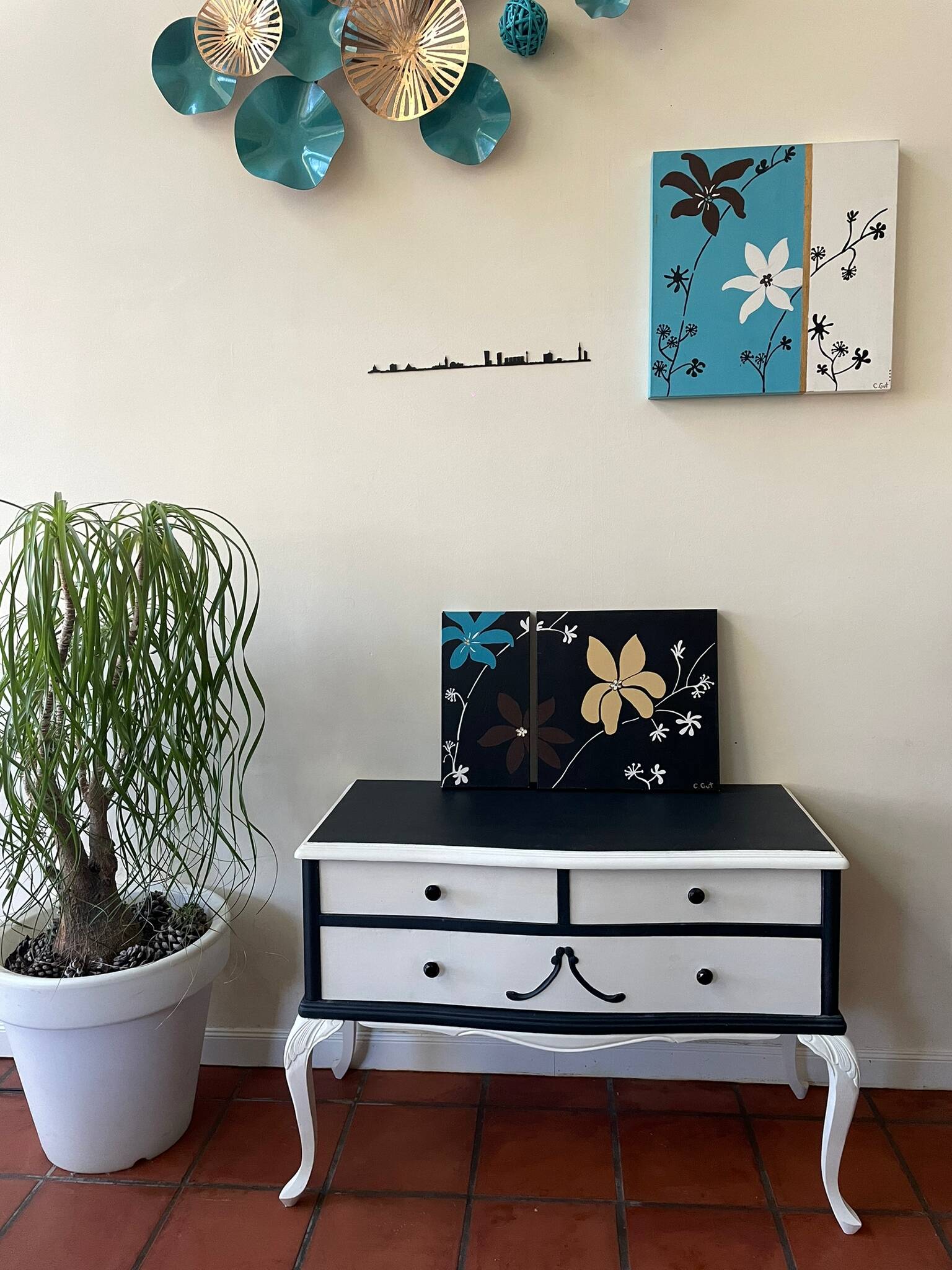 Black Paris Cream Mirror Chest of Drawers