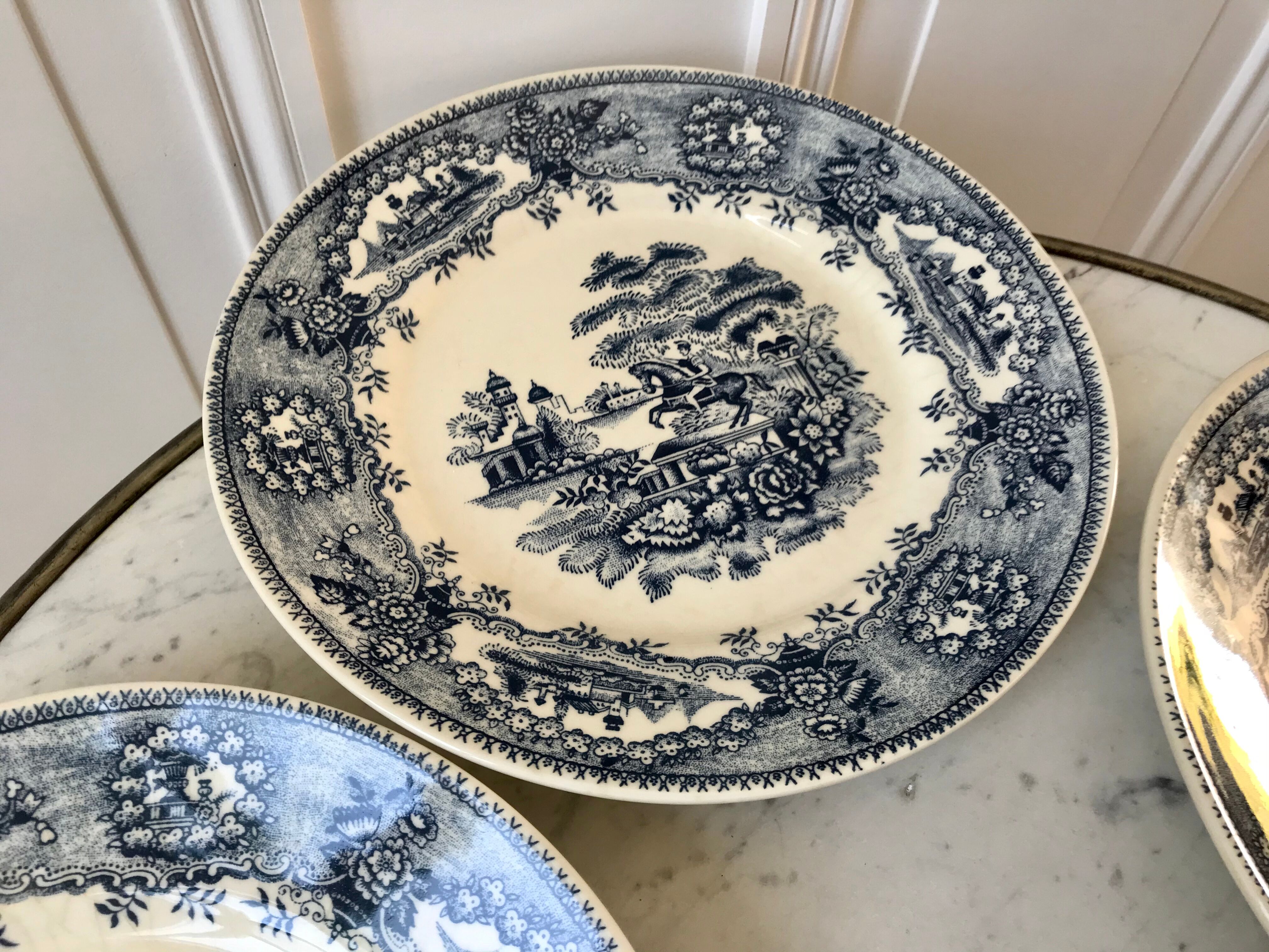 Set of 4 flat plates English style 60s