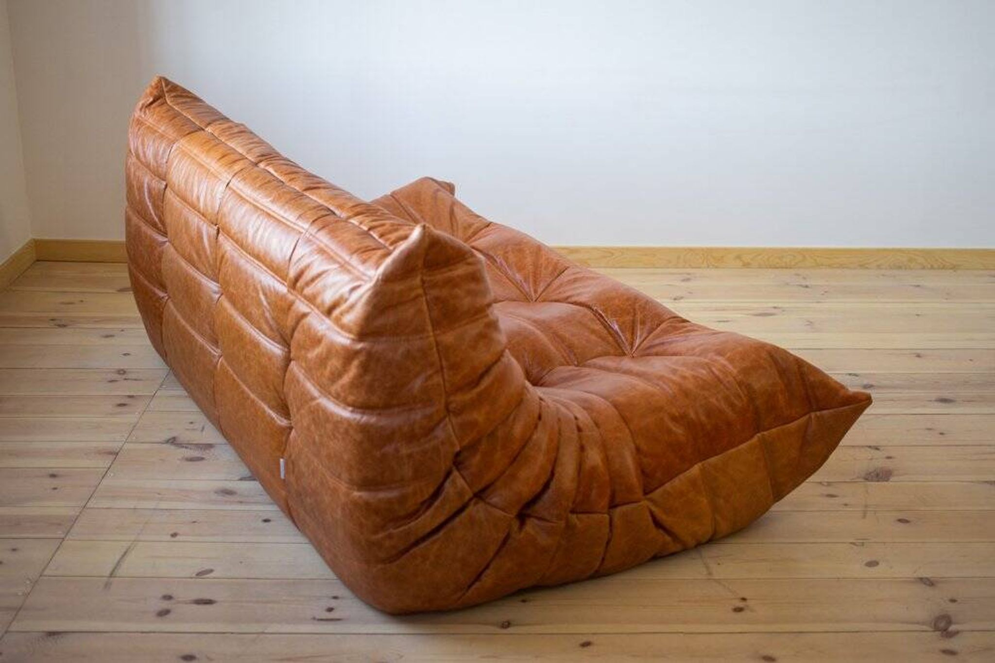 Set of pine leather Togo 2- and 3-seater sofas attributed to Michel Ducaroy for Ligne Roset, set of 2
