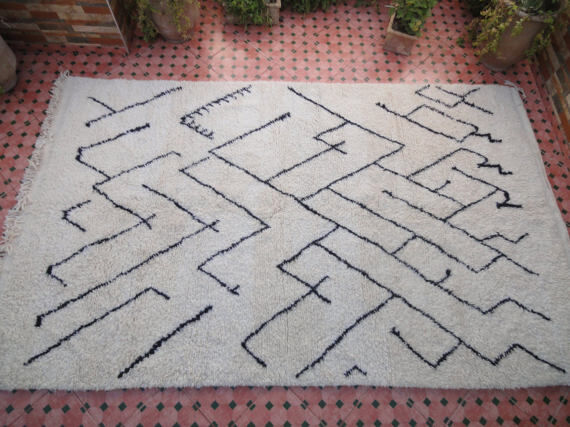 Beni ourain black-and-white carpet 315 x 189 cm