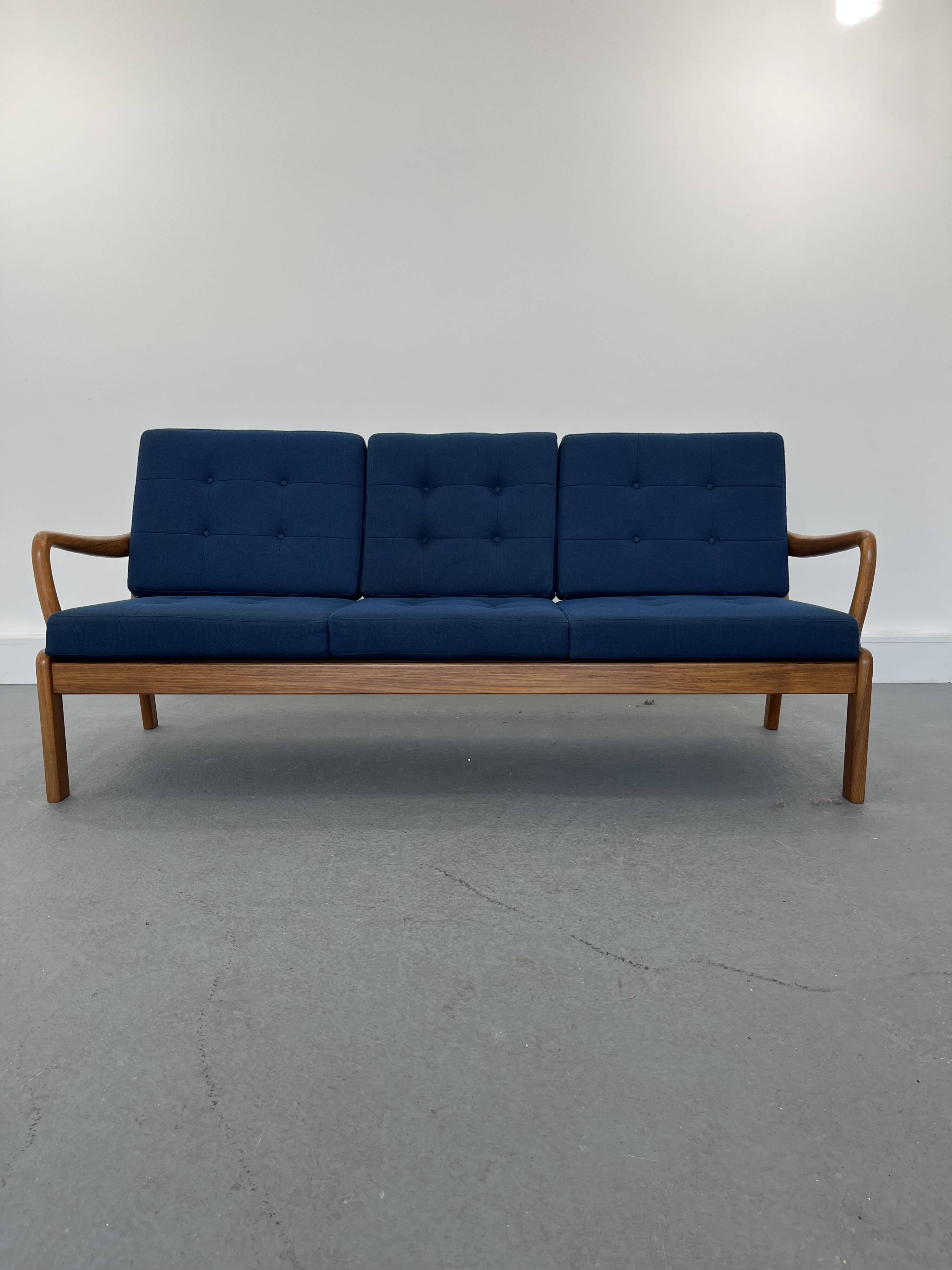 Teak sofa from Olsen & Laursen 1960s