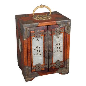 Jewel box China Vietnam nineteenth ornamented with stones and lacquer