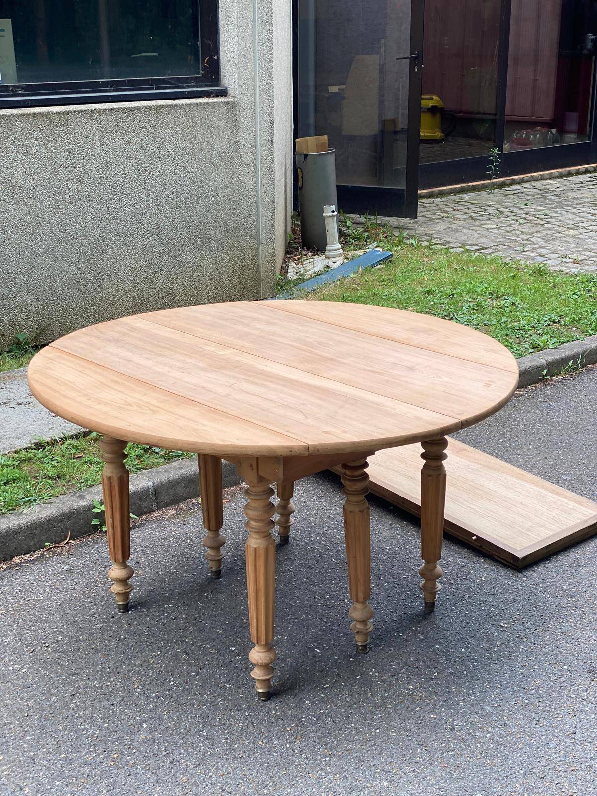 Table à manger ronde extensible Louis Philippe 18ème rénovée avec volets 21